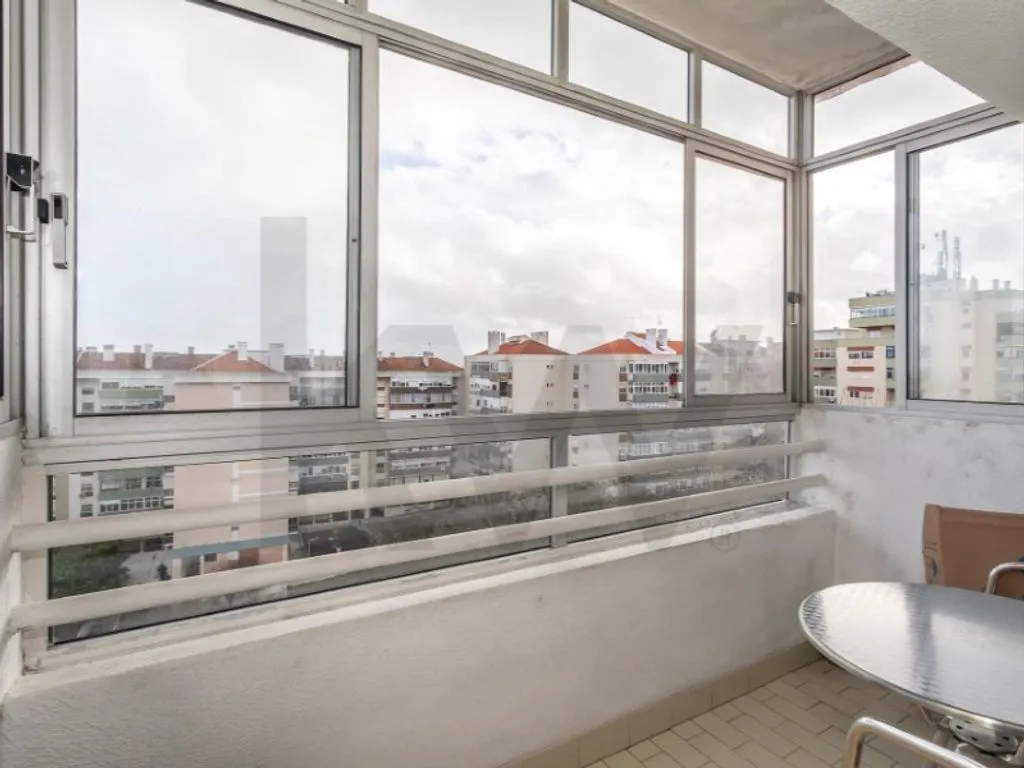 Balcon - Luxury Duplex Apartment with Independent Upper Level in Lisbon