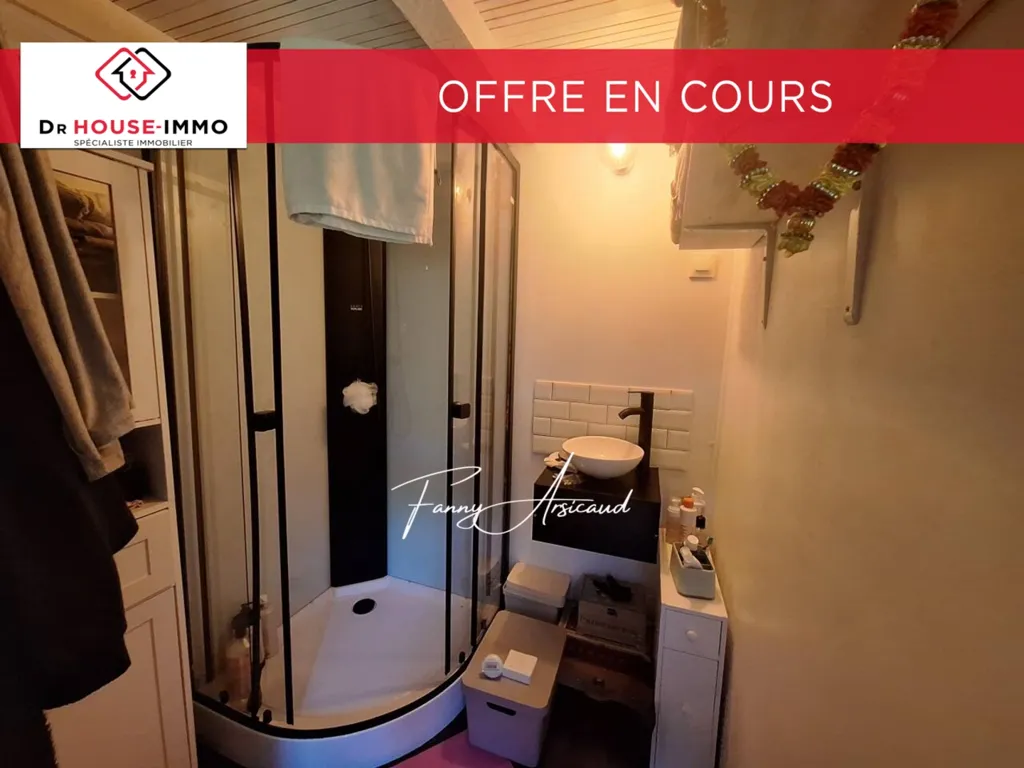Vannitoad - Tiny House with Canal View in L'Île-d'Elle