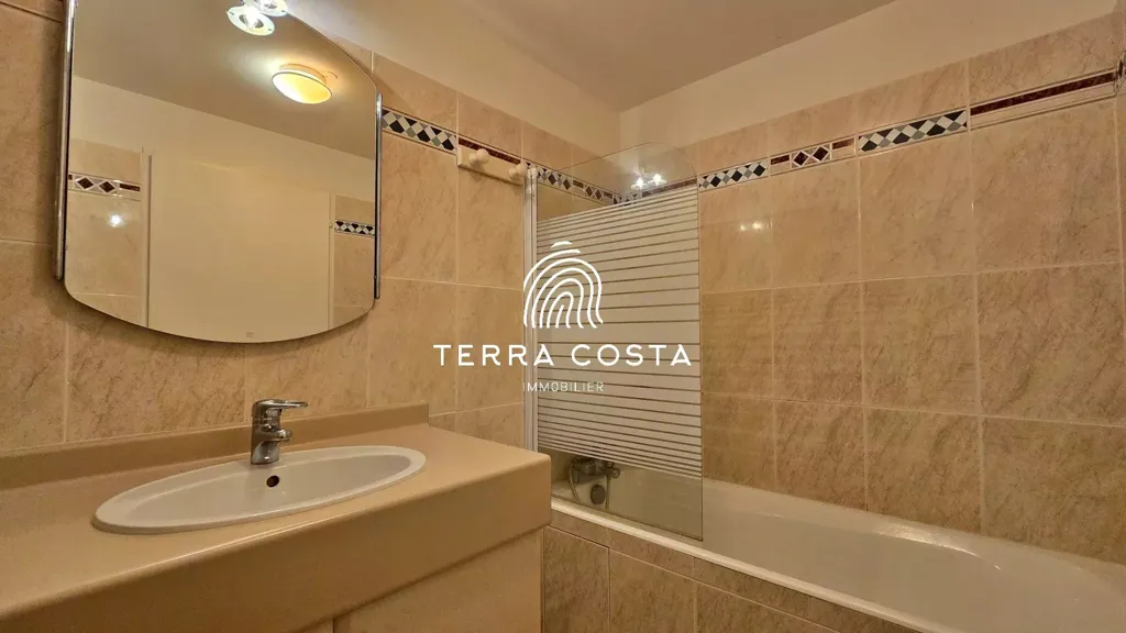 Salles de bain - Appartement avec Terrasse dans le Quartier des Arènes Foch