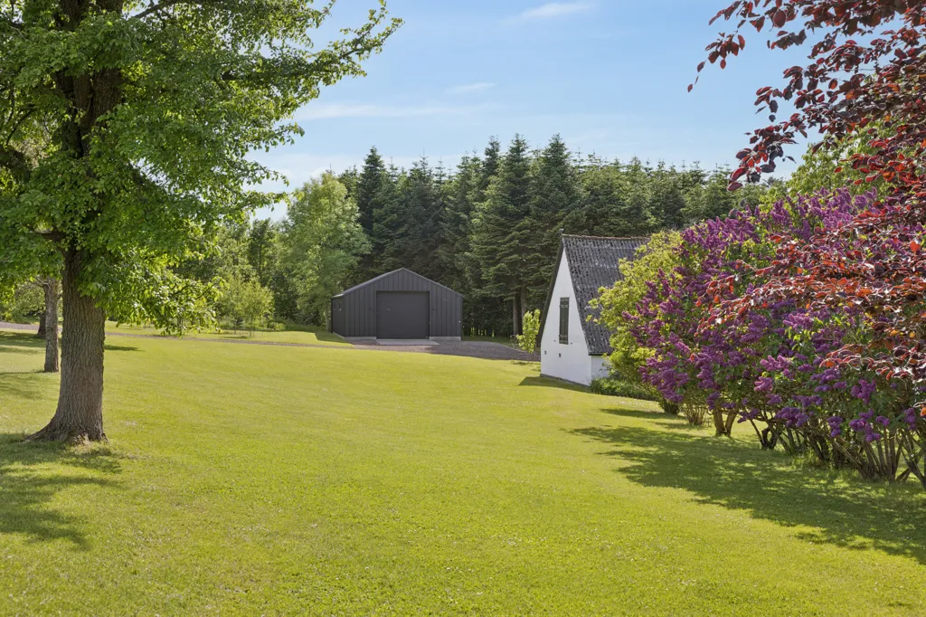Giardino - Modernised Farmhouse with Private Lake in Stenstrup