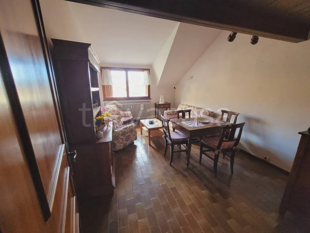 Söögituba - Mansarded Apartment with Soppalco in Limone Piemonte