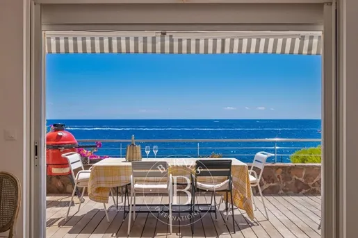 Terrasse - Villa Contemporaine avec Vue Mer à Saint-Raphaël