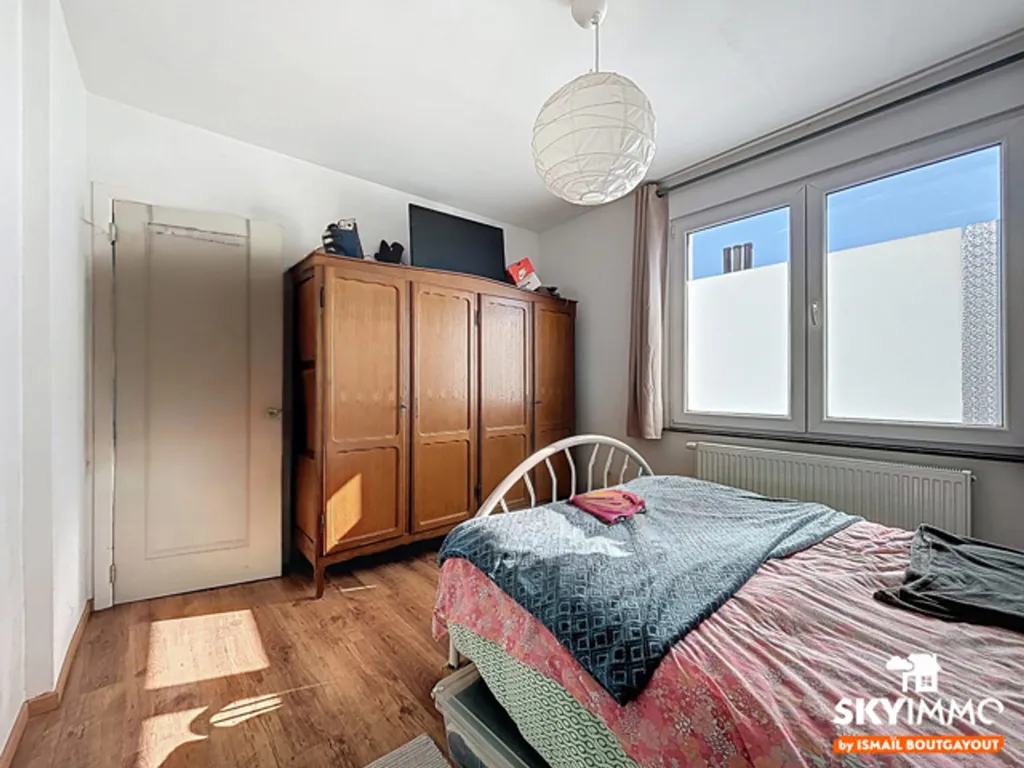 Bedrooms - Spacious Apartment with Terrace in Seraing