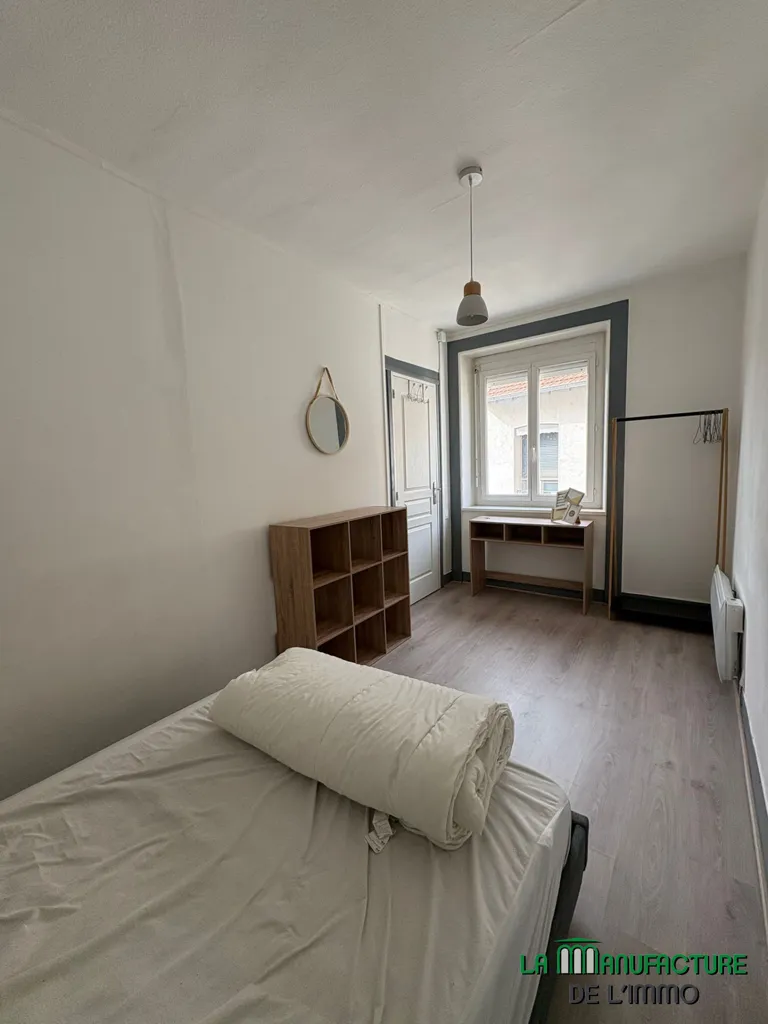 Chambres - Appartement T2 Meublé au Centre-Ville de Saint-Étienne