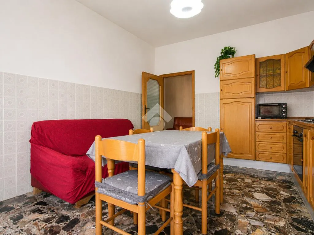Salle à manger - 4-Bedroom Apartment with Garage in Lucera