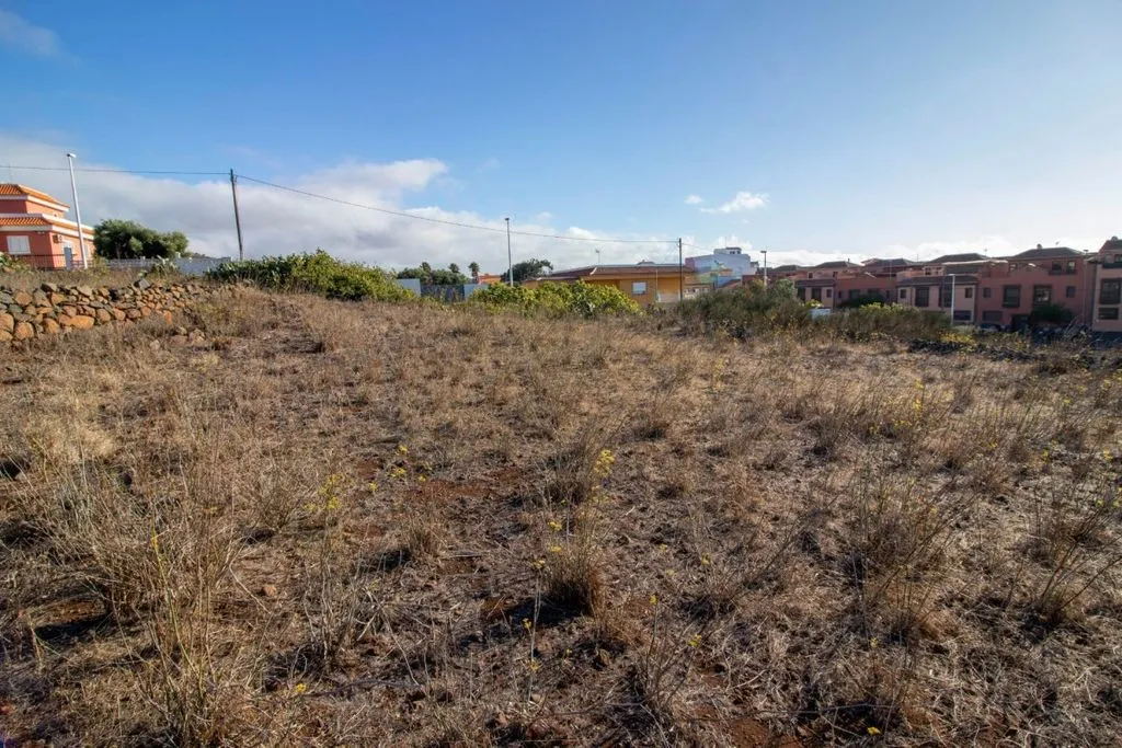 Garden - Building Land with Chalet Potential in El Rosario