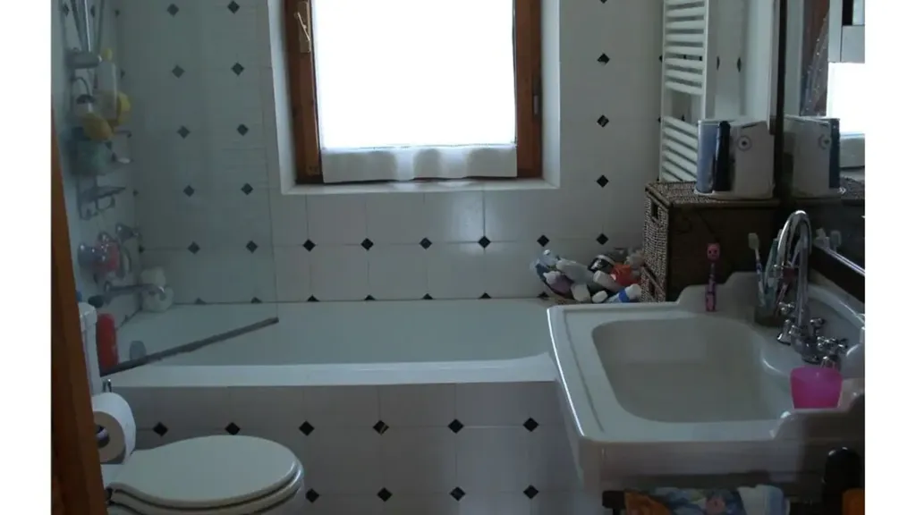 Salles de bain - Rustic Bungalow with Garden in Reggello