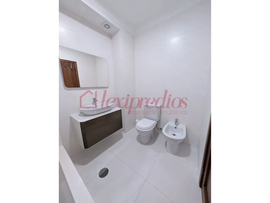 Vannitoad - Luxury Flat with City View in Agueda