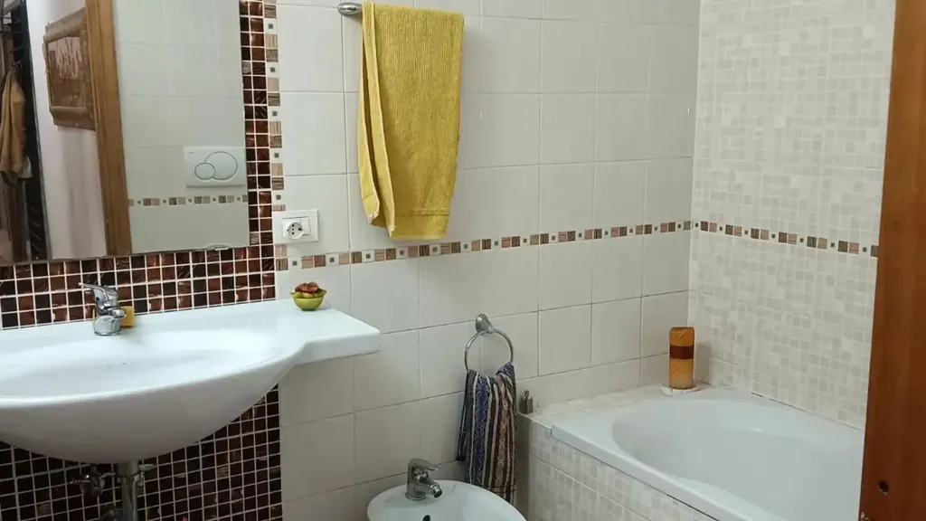 Vannitoad - Rear-Facing Apartment with Balcony in Perugia