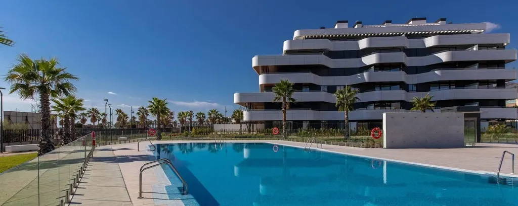 Piscina - Beachfront Apartment with Sea Views in Torremolinos
