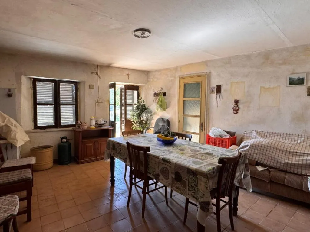 Sala da pranzo - Rustic Property with 25,700m² Land in Verzuolo