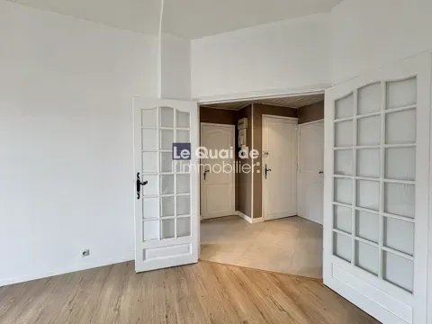 Stanze - Renovated 2-Bedroom Flat with Balcony in Grenoble