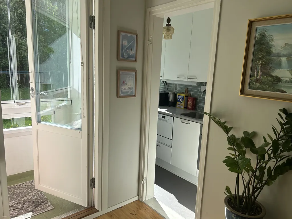 Esik - First Floor Apartment with Balcony in Tampere