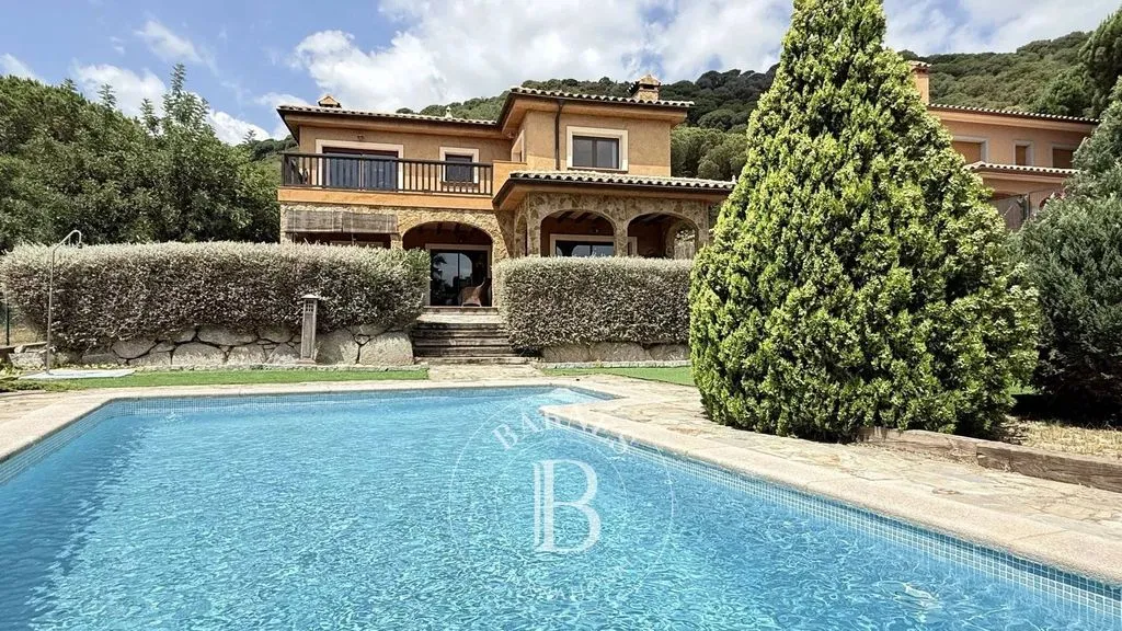 Piscine - Luxury Sea-View House in Argentona