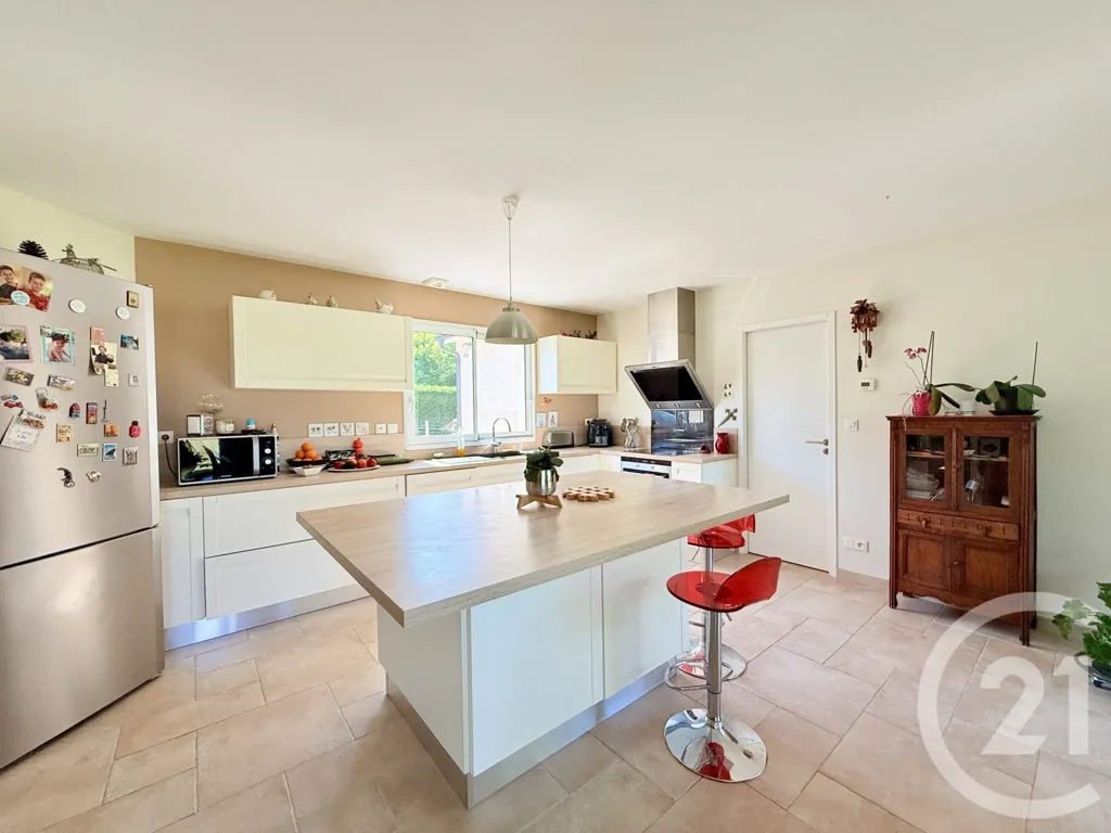 Kitchen - Spacious House with Garden in Daignac