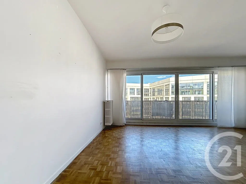 Séjour - Appartement avec Balcon et Vue Dégagée à Villejuif
