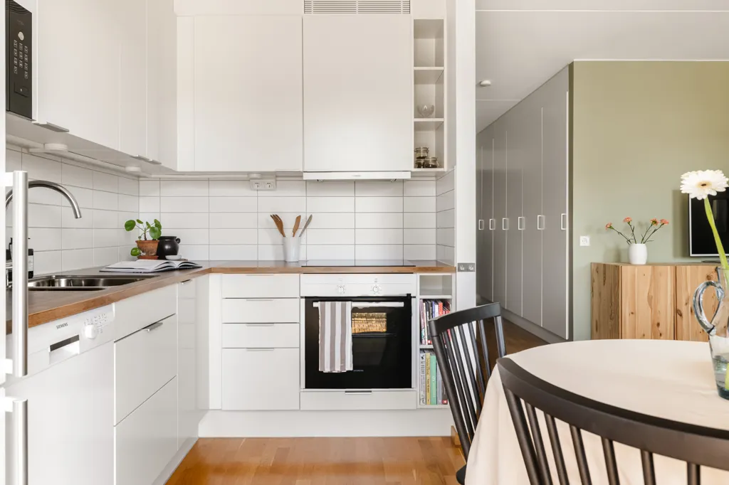 Cuisine - Apartment with West-Facing Balcony in Kvillebäcken