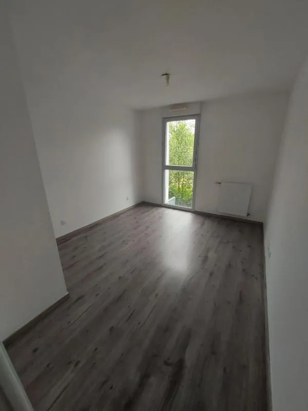 Pièces - Appartement T3 avec Balcon à Begles