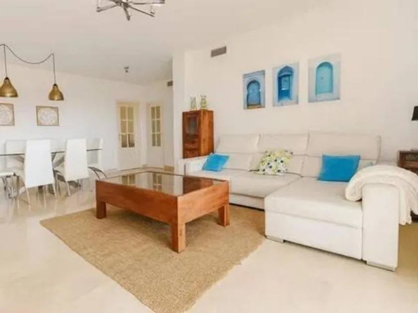 Elutuba - 3-Bed Apartment with Terrace in Sotogrande