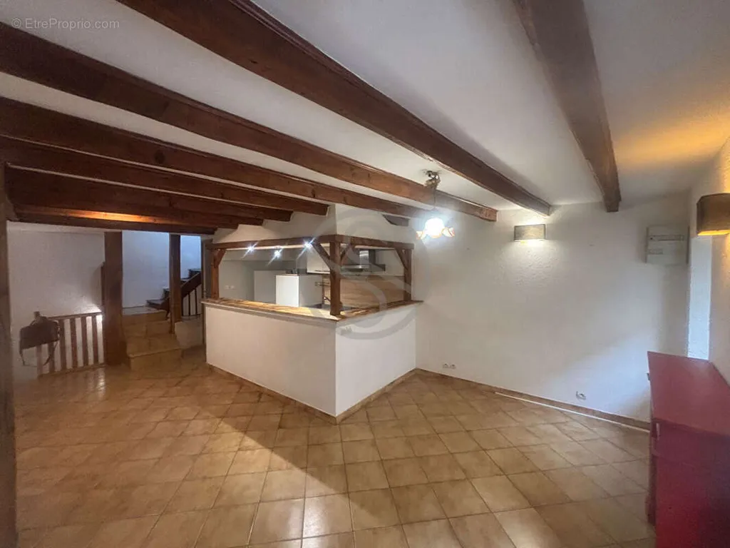 Elutuba - Two-Unit Building with Rental Income in Annonay