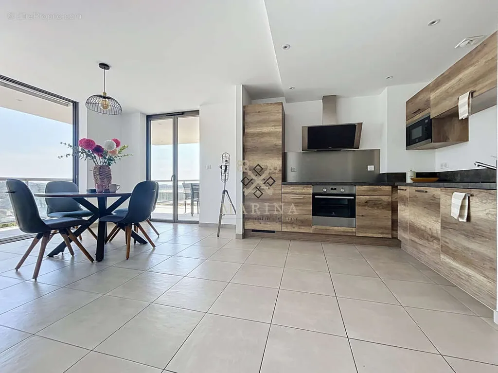 Köök - Luxury Apartment with Sea View in Secure Residence