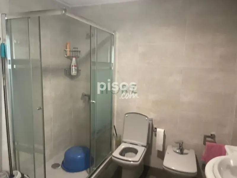 Salles de bain - Maison 4 chambres à ES