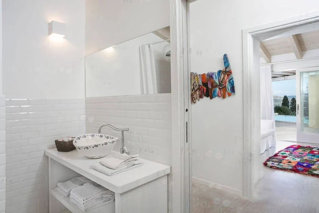 Vannitoad - Luxury Villa with Pool in Cugnana Verde, Sardinia