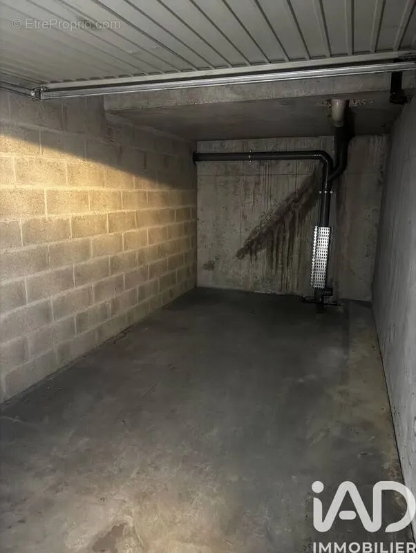 Garaaž - Secure Parking in Sarcelles