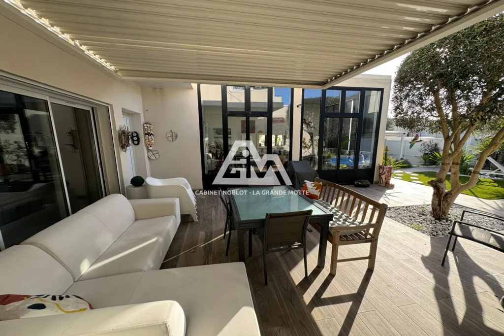 Terrasse - Villa Contemporaine avec Piscine près de la Mer