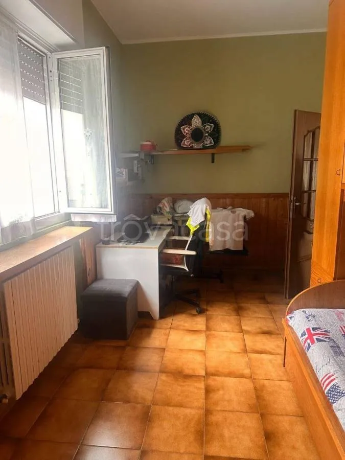 Bedrooms - Two-Unit Apartment with Private Garden in Calolziocorte