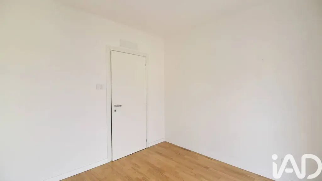 Toad - Newly Built Apartment with Balcony in Cantù