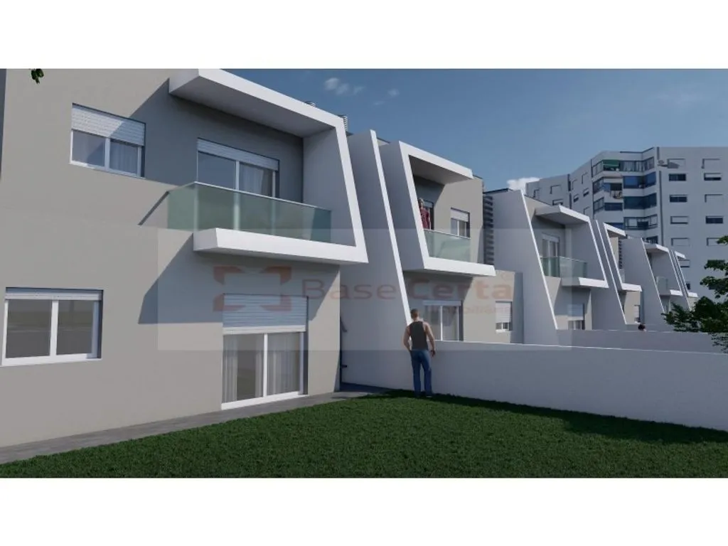 Contemporary Villa with Pool in Azambuja