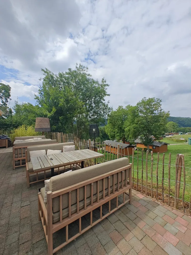 Terrasse - Chalet avec Vue dans le Parc Vallee les Etoiles à Hastière