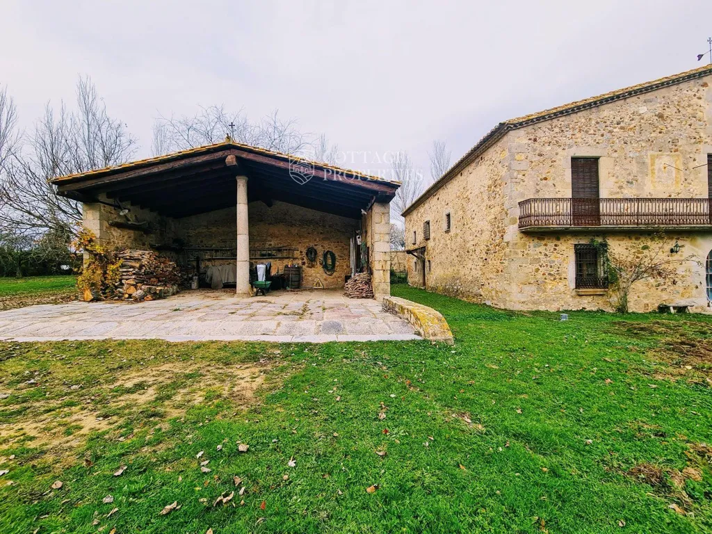 Giardino - Rustic Estate with Masia in Llagostera