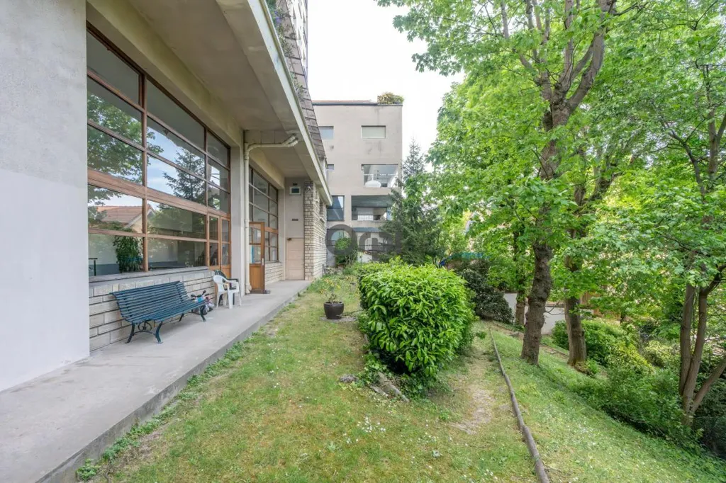 Garden - 5-Piece Flat with Balcony in Joinville-le-Pont