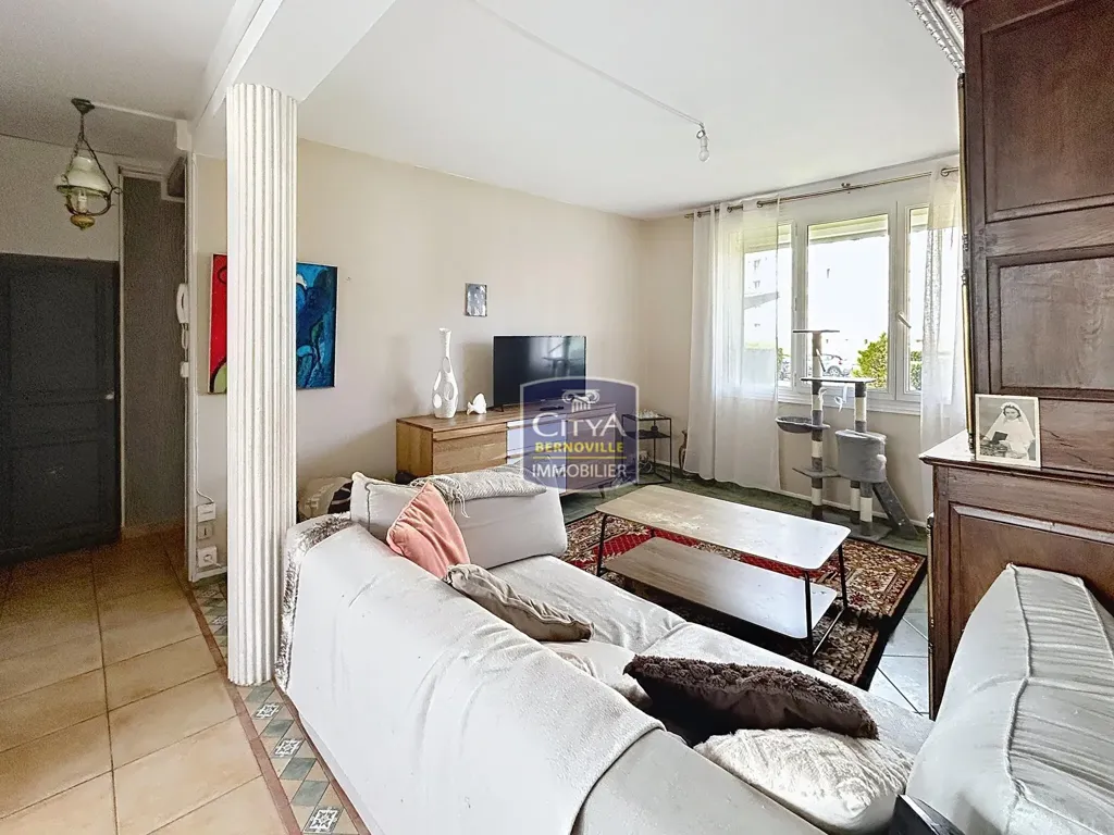 Elutuba - Charming 3-Bed Flat with Parking in Saint-Quentin