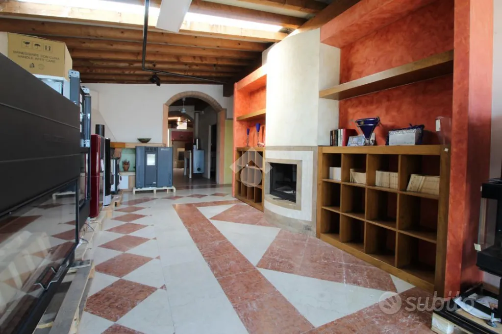 Soggiorno - Industrial Complex with Exhibition Space near Brescia
