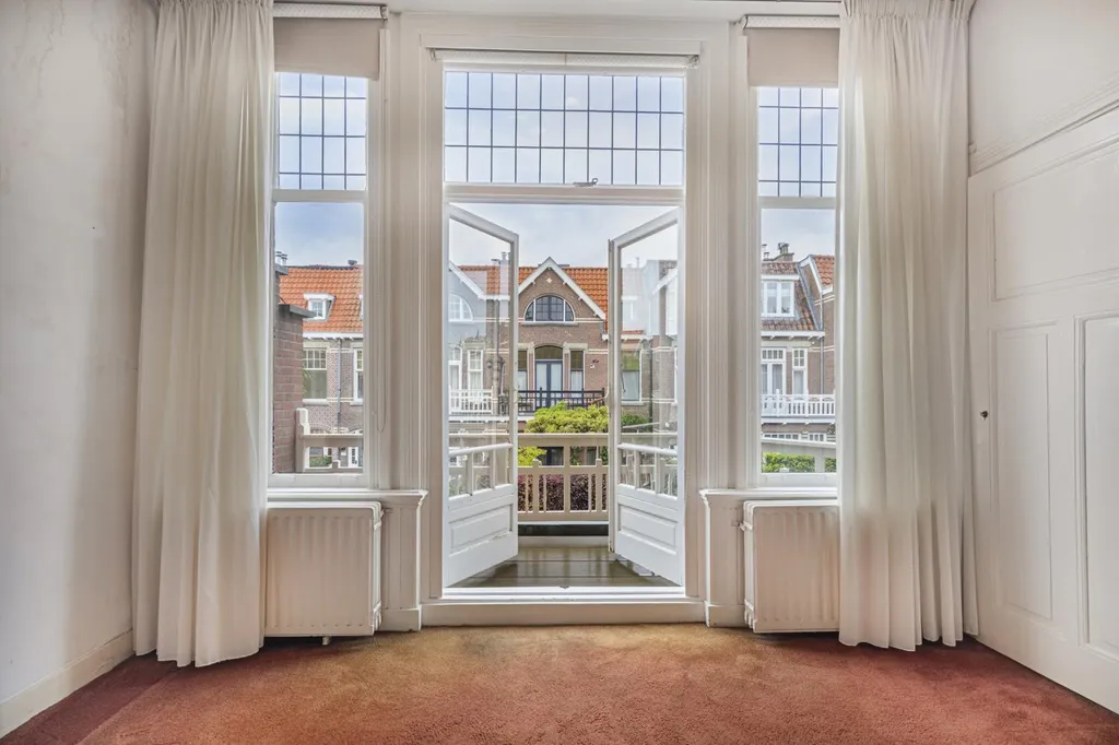 Pièces - Herrenhuis with Balcony in Duinoord, The Hague