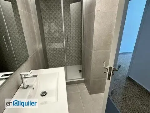 Vannitoad - Student Flat with Balcony in Ciutat Jardí, Valencia