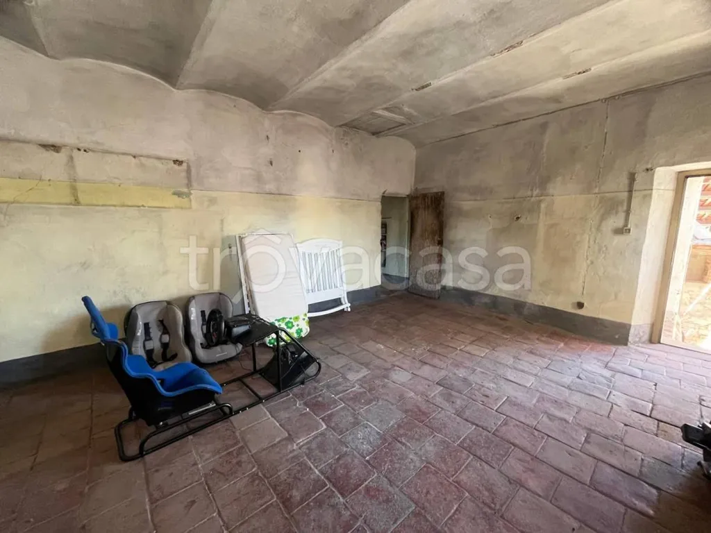 Toad - Rustic House with Balcony in Morozzo