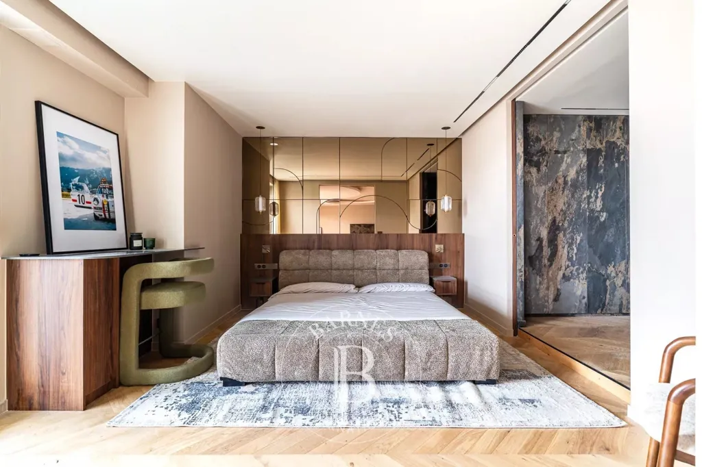 Magamistoad - Dual Aspect Flat with Balcony in Paris 16th