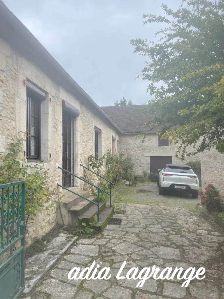 Jardin - Maison en Pierre avec Grange et Hangar au Calme