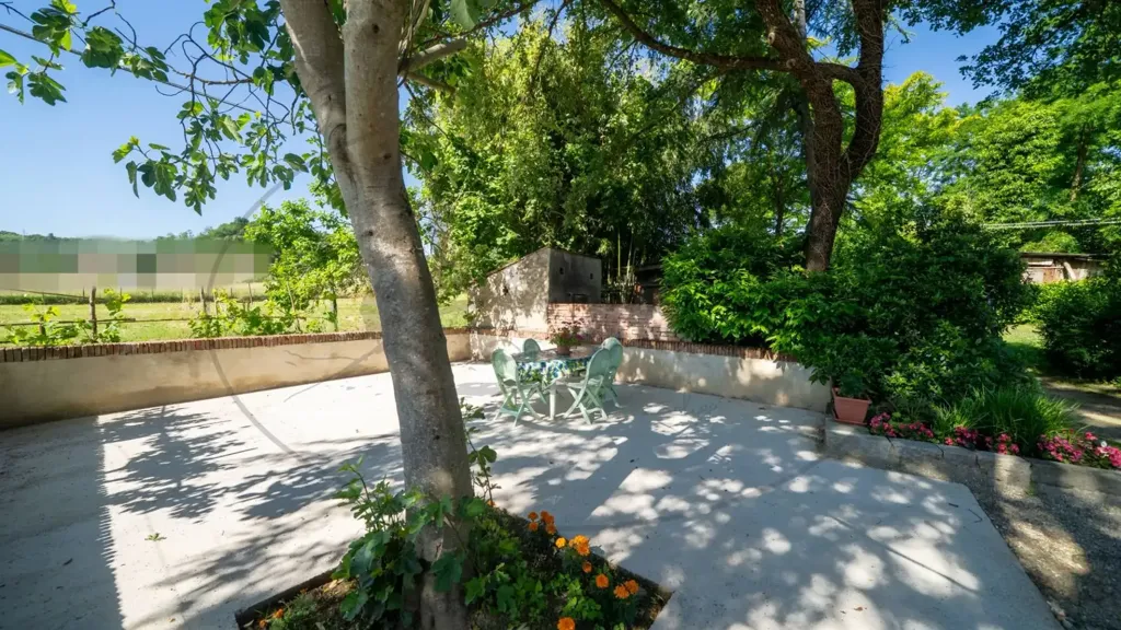 Aed - Rustic Farmhouse with Multiple Uses in Figline Valdarno
