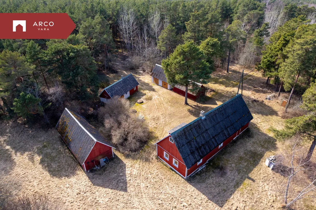 Õhuvaade - Farmstead with Coastal Land in Linaküla