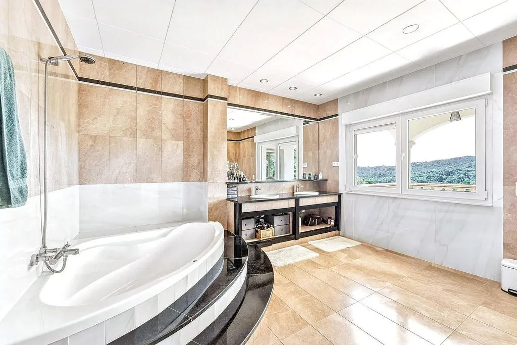 Vannitoad - Chalet with Pool in Afueras