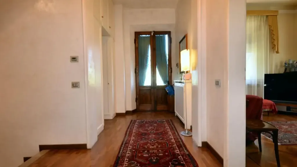 hallway_entrance