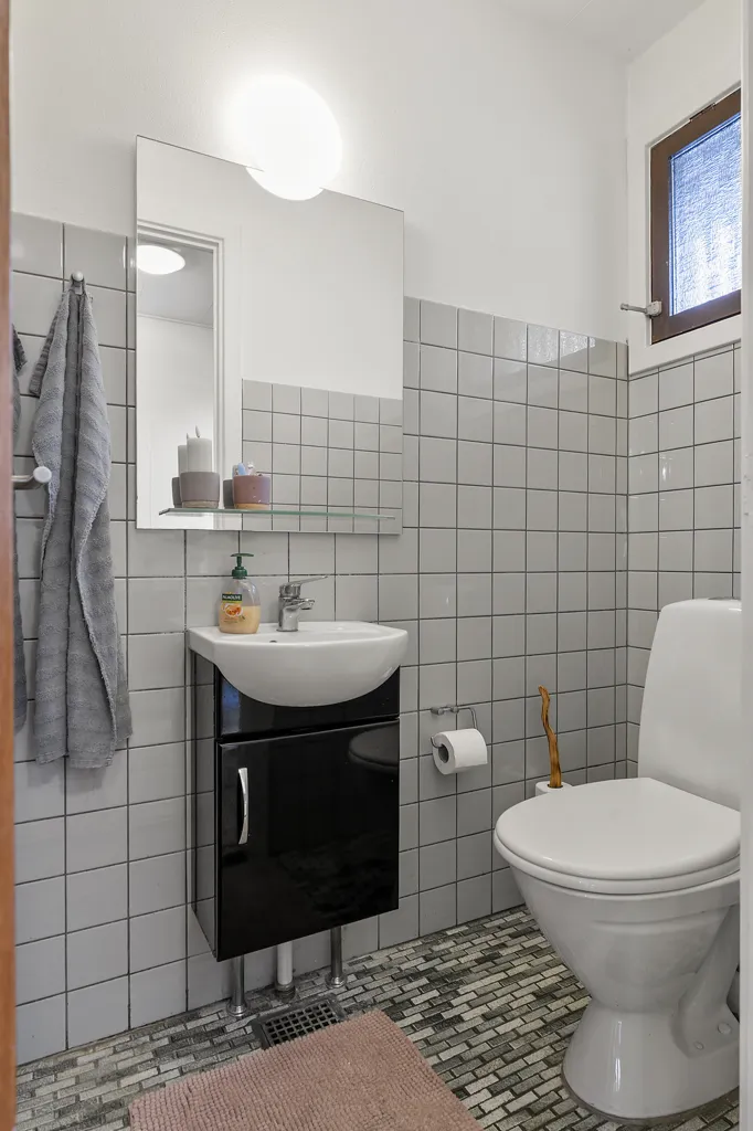 Salles de bain - Maison 4 pièces à Holbæk