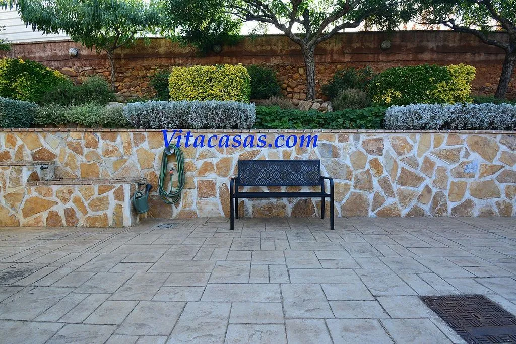 Bassein - Rustic Chalet with Pool in Robledillo de Mohernando