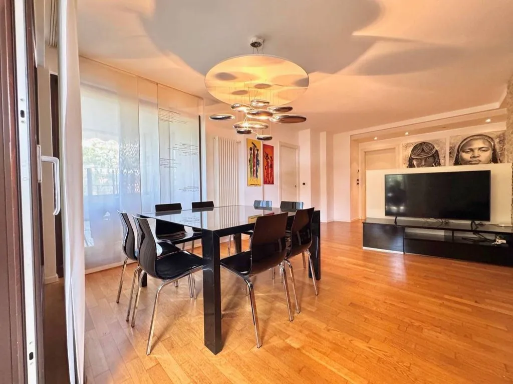 Salle à manger - Penthouse with Private Terraces in Laives