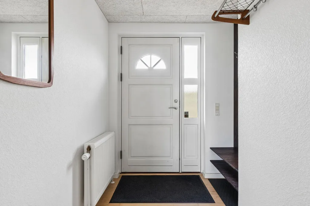 Esik - Fenced Villa with Garden in Næsby, Odense N